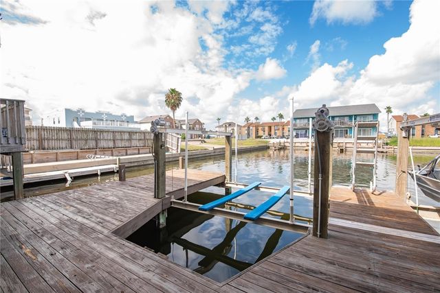 15417 GUN CAY Ct B, Corpus Christi, TX 78418