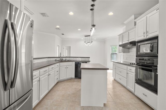 623 Broadway Blvd, Portland, TX 78374