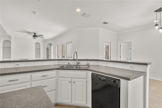 623 Broadway Blvd, Portland, TX 78374