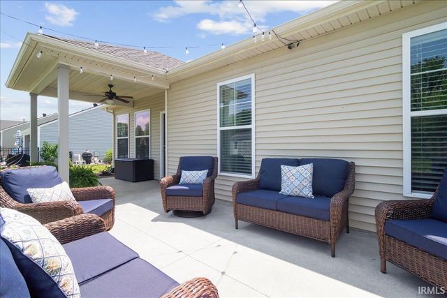 212 W Stellar Way, Huntingburg, IN 47542
