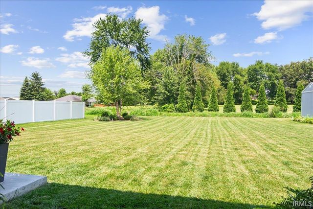 212 W Stellar Way, Huntingburg, IN 47542
