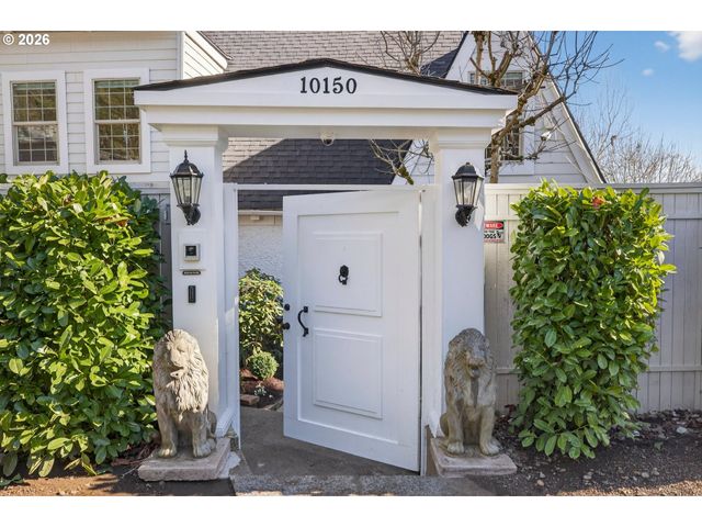 10150 S RIVERSIDE Dr, Portland, OR 97219