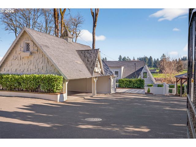 10150 S RIVERSIDE Dr, Portland, OR 97219