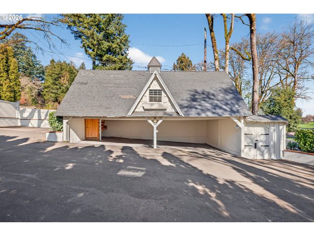 10150 S RIVERSIDE Dr, Portland, OR 97219