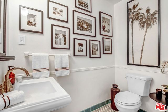 8262 Fountain Avenue B, West Hollywood, CA 90046