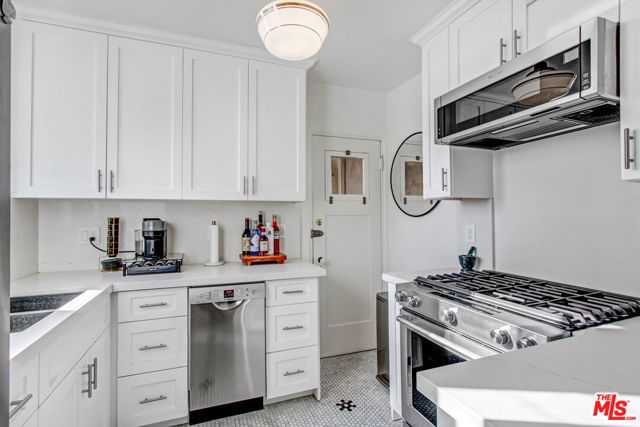 8262 Fountain Avenue B, West Hollywood, CA 90046