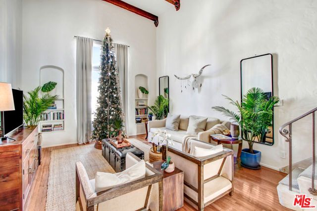 8262 Fountain Avenue B, West Hollywood, CA 90046