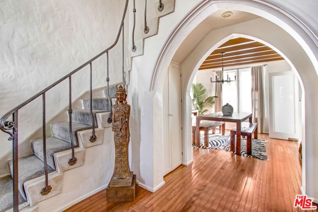 8262 Fountain Avenue B, West Hollywood, CA 90046