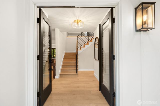 13400 SE 56th Place, Bellevue, WA 98006