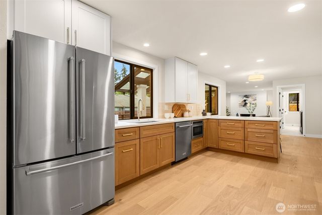 13400 SE 56th Place, Bellevue, WA 98006
