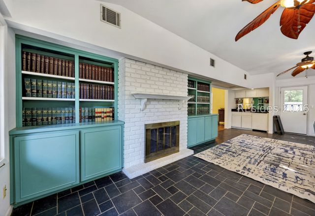4 Robbers Row, Hilton Head Island, SC 29928