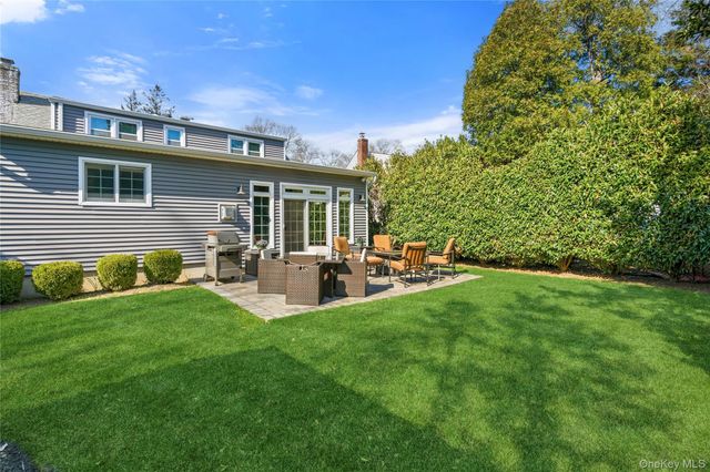 102 Commonwealth Avenue, Massapequa, NY 11758