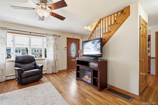 102 Commonwealth Avenue, Massapequa, NY 11758