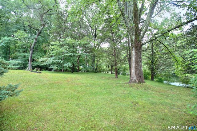 64 Russ Road, Trumbull, CT 06611