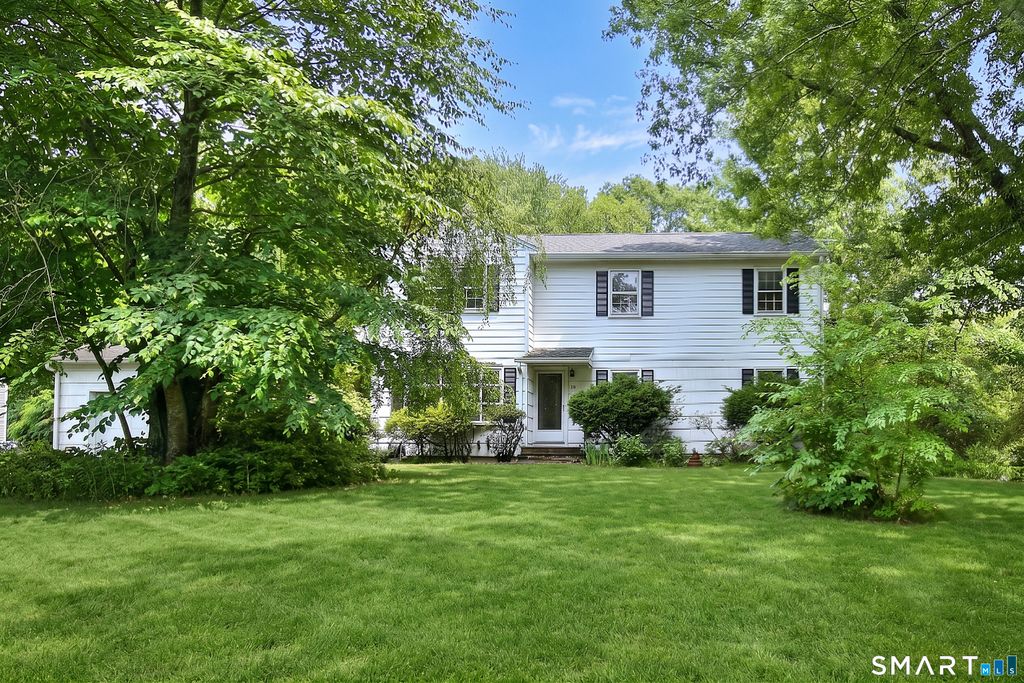 64 Russ Road, Trumbull, CT 06611