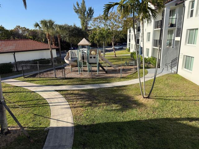 1312 Villa Lane, Boynton Beach, FL 33435