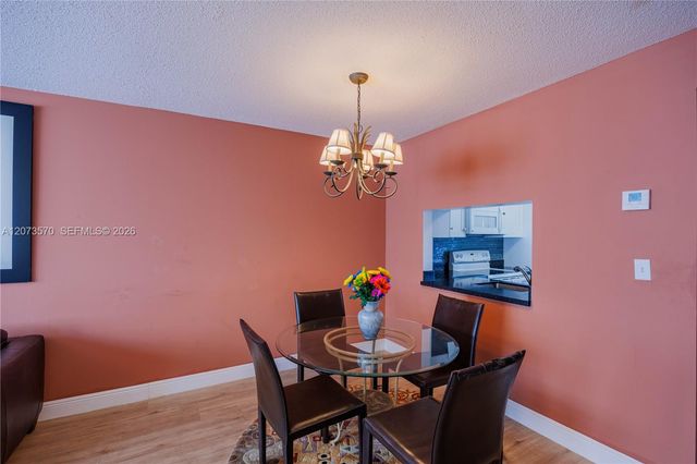 2300 Park Lane 203, Hollywood, FL 33021
