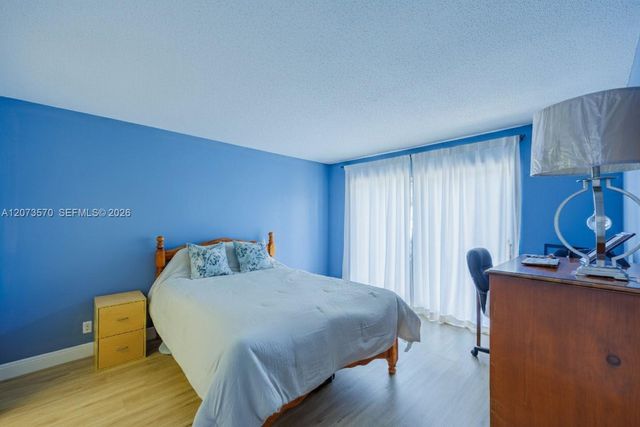 2300 Park Lane 203, Hollywood, FL 33021