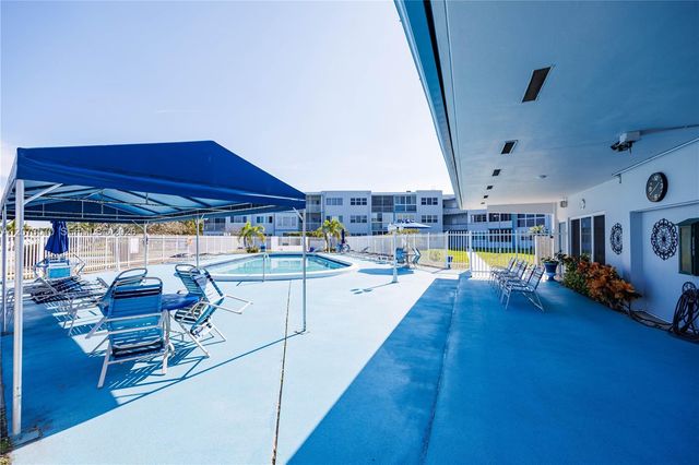 2300 Park Lane 203, Hollywood, FL 33021
