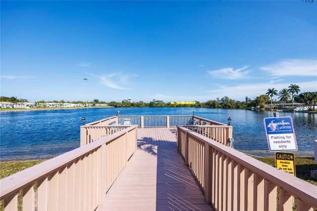 2300 Park Lane 203, Hollywood, FL 33021