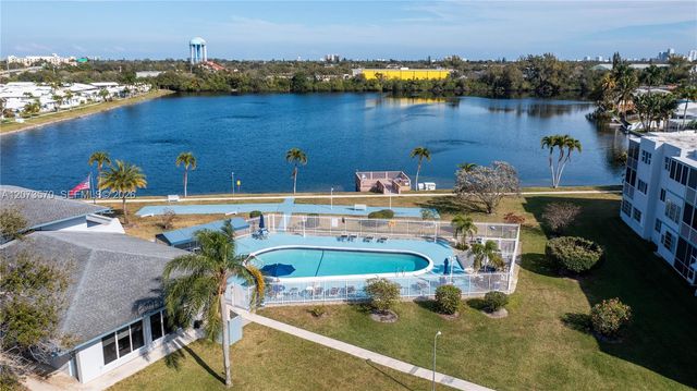 2300 Park Lane 203, Hollywood, FL 33021