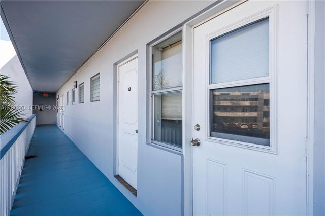 2300 Park Lane 203, Hollywood, FL 33021