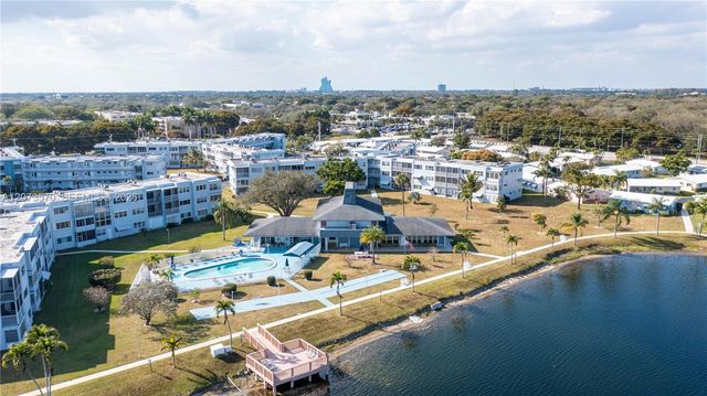 2300 Park Lane 203, Hollywood, FL 33021
