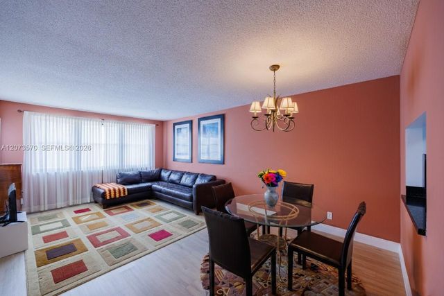 2300 Park Lane 203, Hollywood, FL 33021