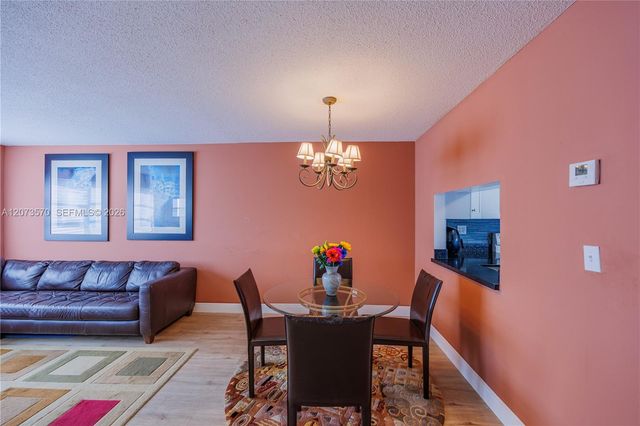 2300 Park Lane 203, Hollywood, FL 33021