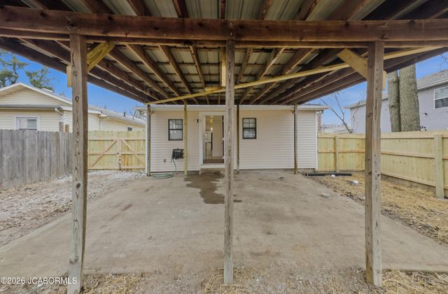 303 N 5TH STREET, Columbia, MO 65201