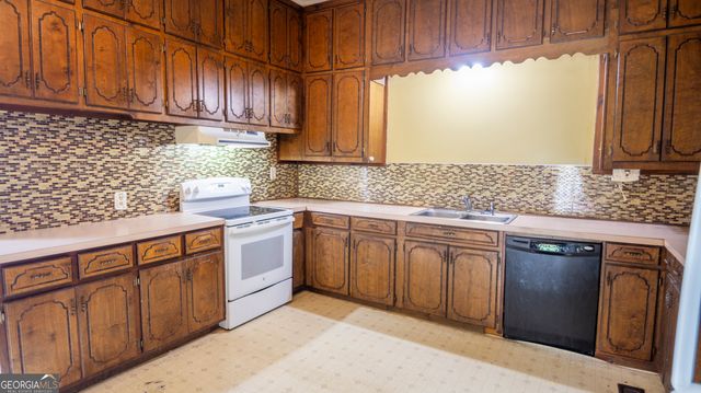 4 Johnson Avenue, Manchester, GA 31816