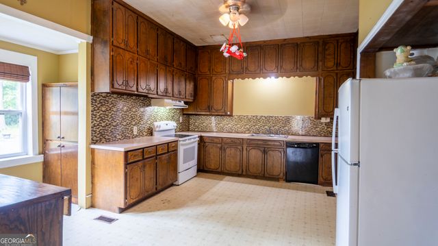 4 Johnson Avenue, Manchester, GA 31816