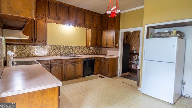 4 Johnson Avenue, Manchester, GA 31816