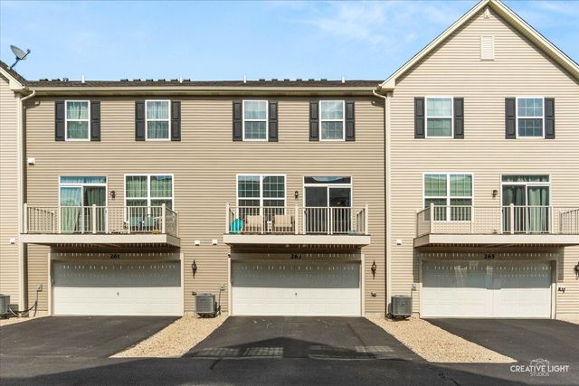 263 Lakeshore Drive, Oswego, IL 60543