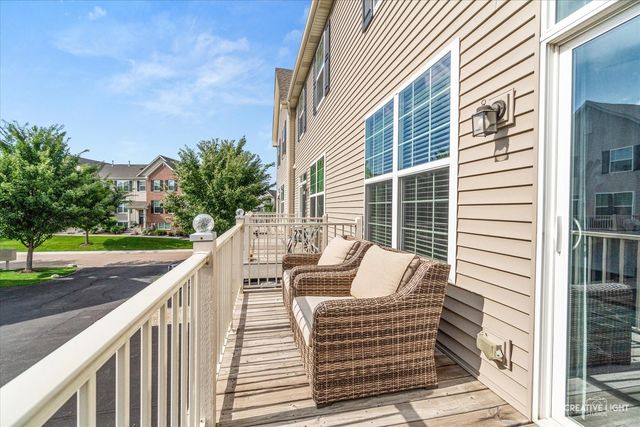 263 Lakeshore Drive, Oswego, IL 60543
