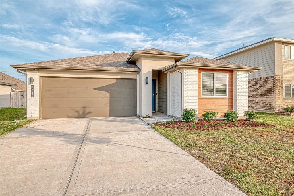 14530 Rain Tree Drive, Baytown, TX 77523