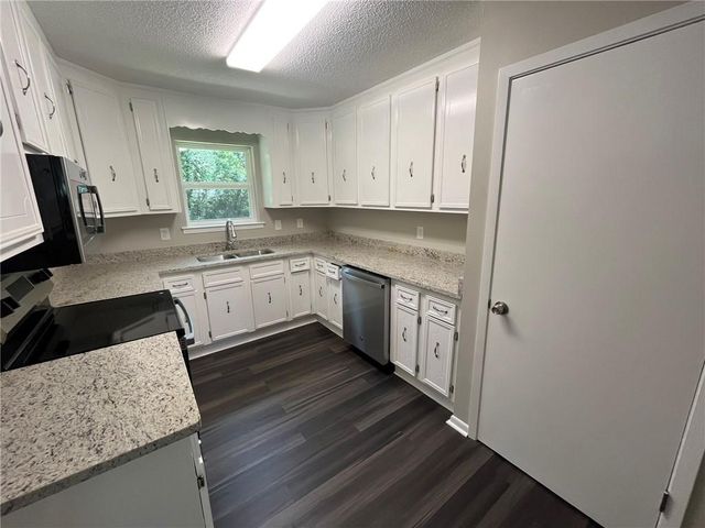 914 Joaneen Drive, Saraland, AL 36571