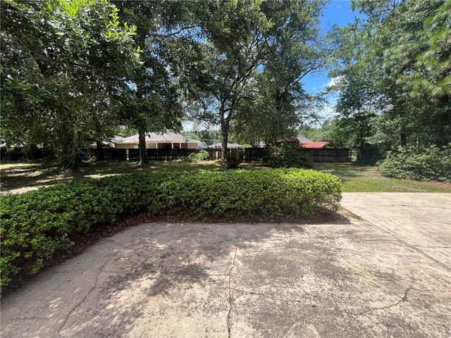 914 Joaneen Drive, Saraland, AL 36571