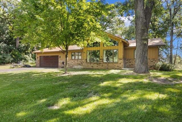 N6372 Tamarack Ridge ROAD, Elkhorn, WI 53121