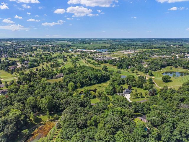 N6372 Tamarack Ridge ROAD, Elkhorn, WI 53121