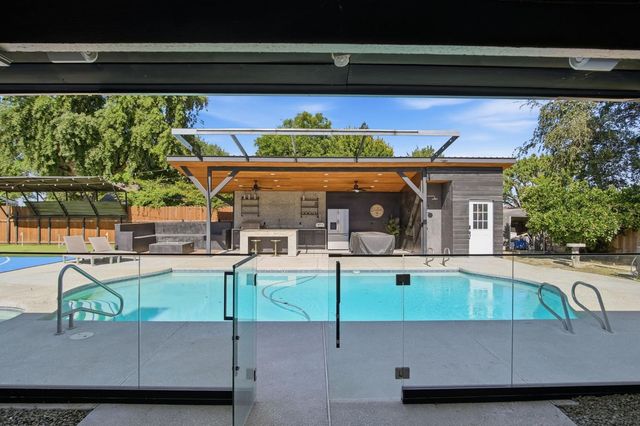 10401 Golf Link Rd, Turlock, CA 95380