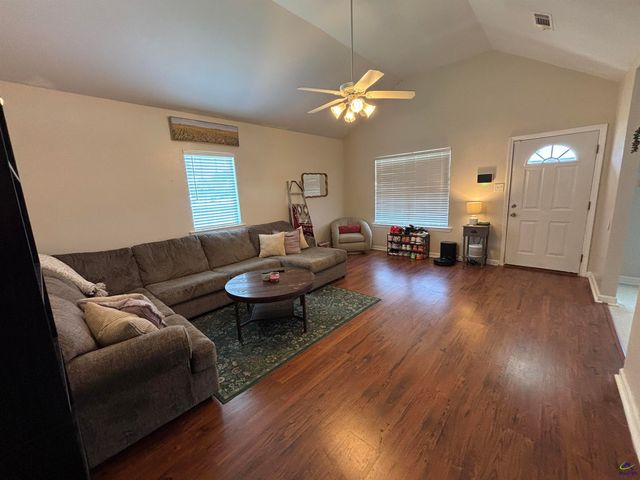 126 Kentshire Lane, Bonaire, GA 31005