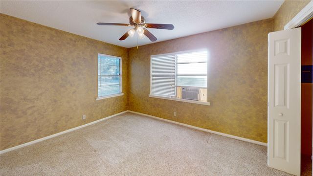 300 N Shore, Brady, TX 76825