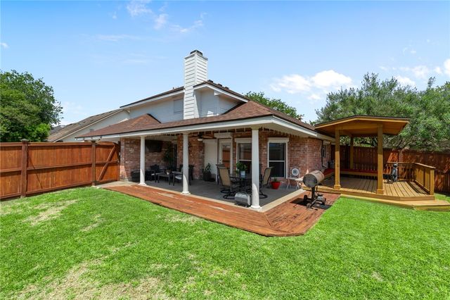 7425 Bourget Dr, Corpus Christi, TX 78413