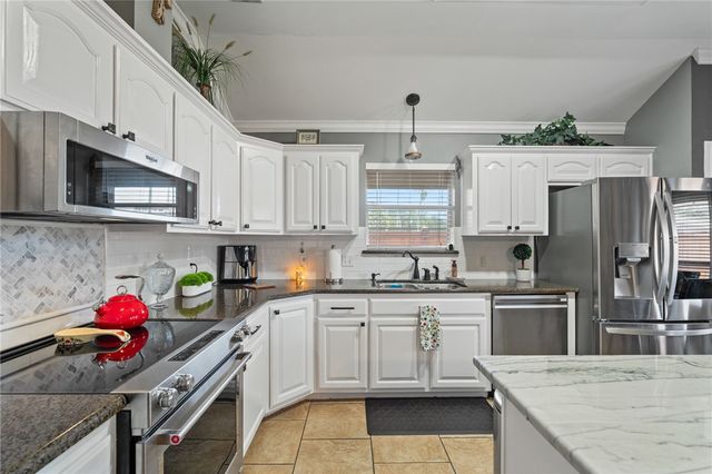 7425 Bourget Dr, Corpus Christi, TX 78413