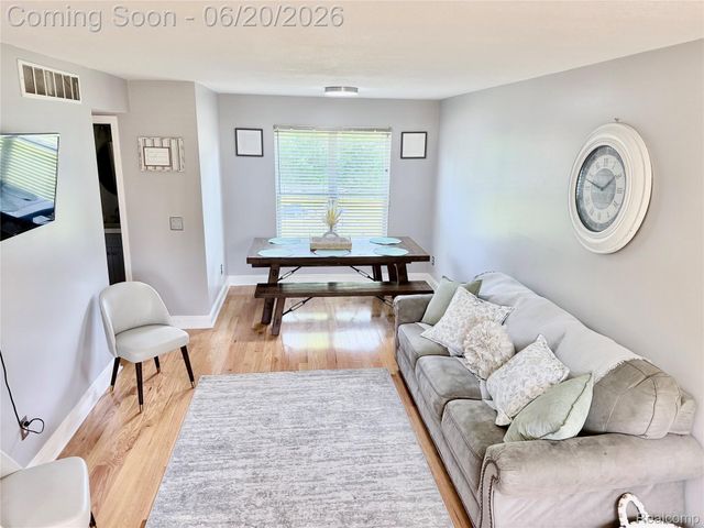 30680 Nelson Circle, Westland, MI 48186