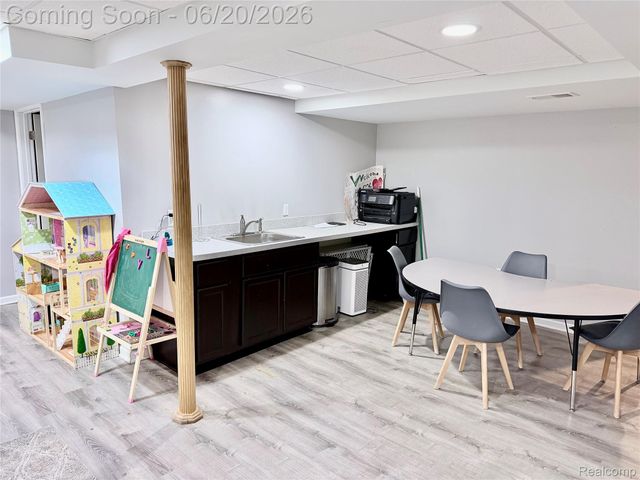 30680 Nelson Circle, Westland, MI 48186