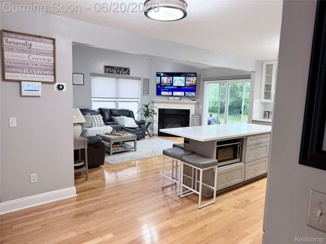 30680 Nelson Circle, Westland, MI 48186