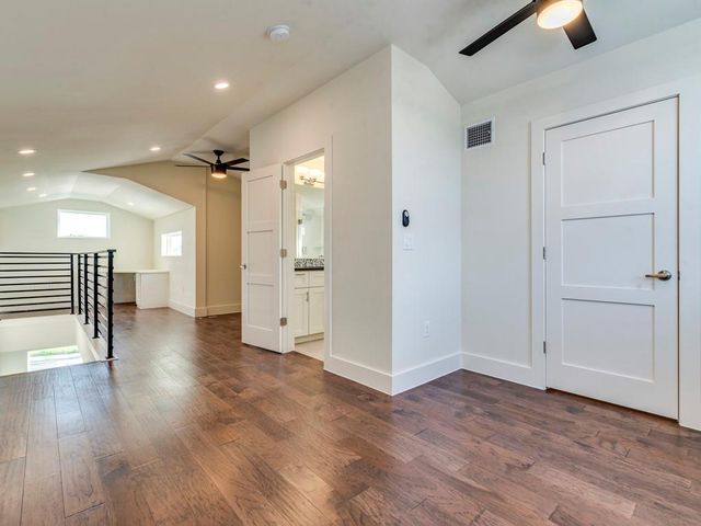 6412 Carson RDG B, Austin, TX 78741