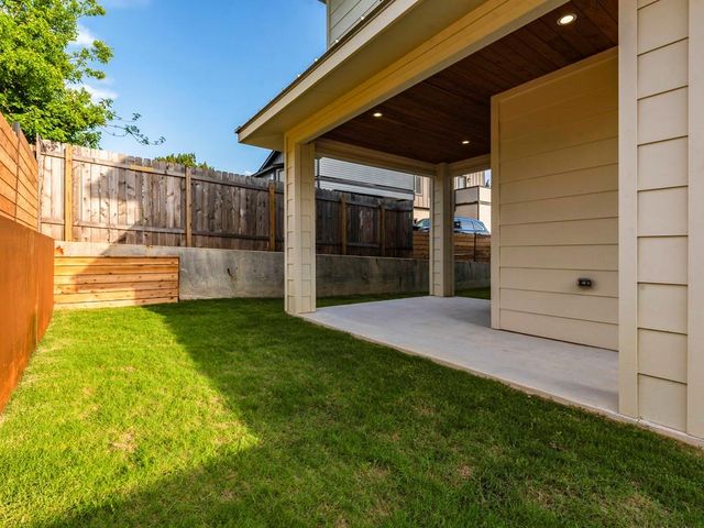 6412 Carson RDG B, Austin, TX 78741